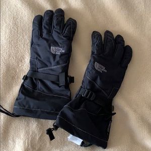 Small  women’s north face gloves